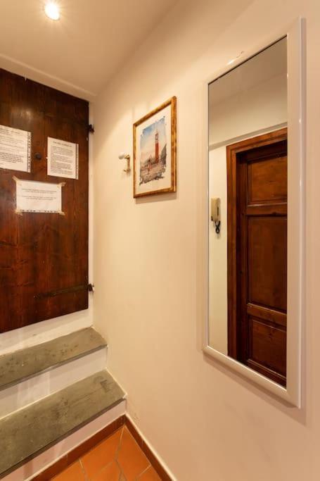 Keys Of Italy - Corsob 9 - Florentine Studio Close To Palazzo Vecchio Florenz Exterior foto