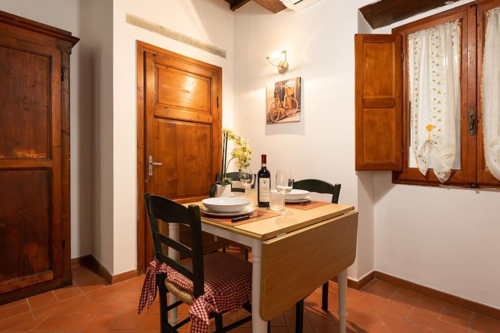 Keys Of Italy - Corsob 9 - Florentine Studio Close To Palazzo Vecchio Florenz Exterior foto
